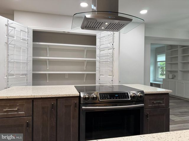 7033 WESTMORELAND DR, Warrenton, VA 20187