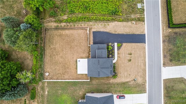 7286 Woodhaven Drive, Lockport Town, NY 14094