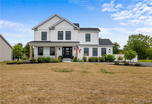 7286 Woodhaven Drive, Lockport Town, NY 14094