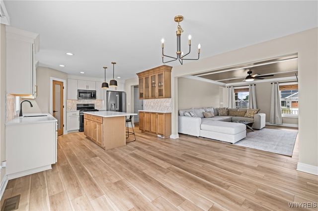 7286 Woodhaven Drive, Lockport Town, NY 14094