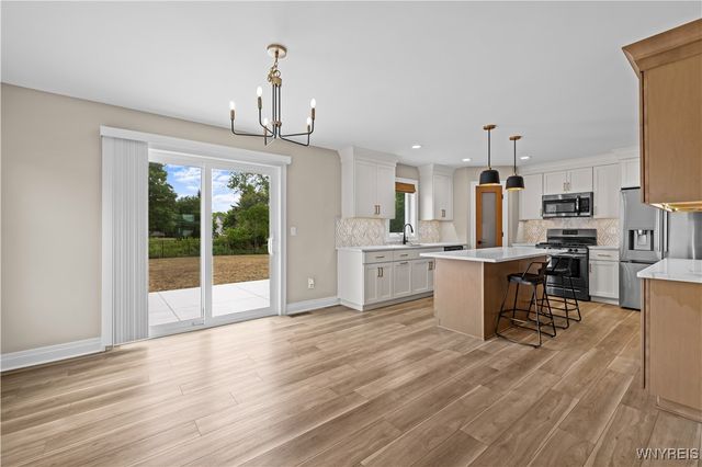 7286 Woodhaven Drive, Lockport Town, NY 14094