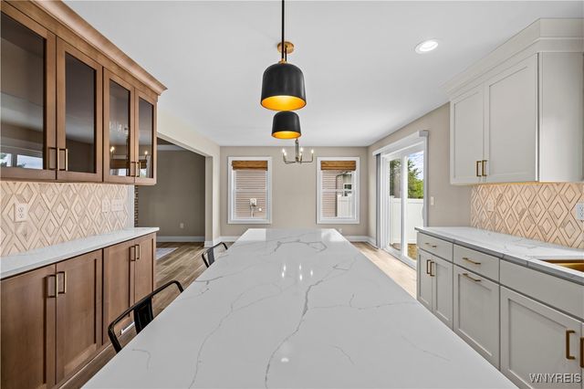 7286 Woodhaven Drive, Lockport Town, NY 14094