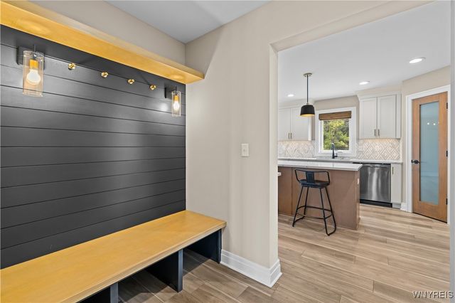 7286 Woodhaven Drive, Lockport Town, NY 14094