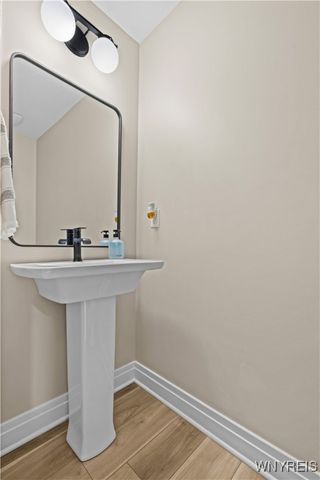 7286 Woodhaven Drive, Lockport Town, NY 14094