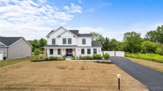 7286 Woodhaven Drive, Lockport Town, NY 14094