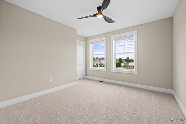 7286 Woodhaven Drive, Lockport Town, NY 14094