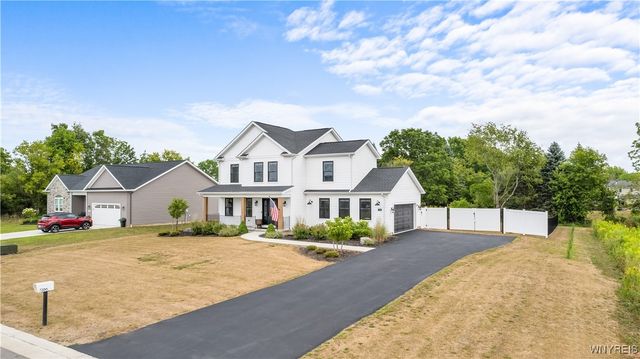 7286 Woodhaven Drive, Lockport Town, NY 14094