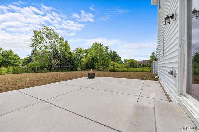 7286 Woodhaven Drive, Lockport Town, NY 14094