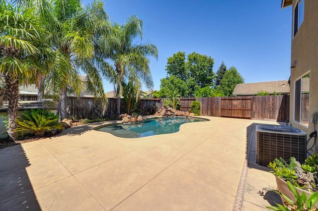 7116 Lyndale Cir, Elk Grove, CA 95758