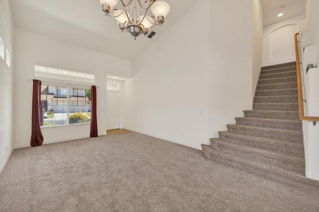 7116 Lyndale Cir, Elk Grove, CA 95758