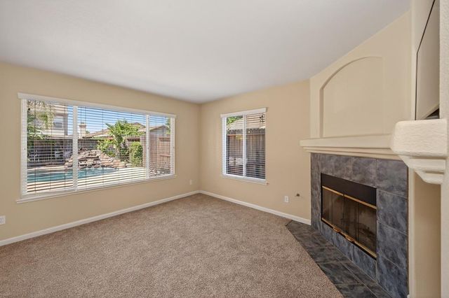 7116 Lyndale Cir, Elk Grove, CA 95758