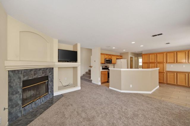 7116 Lyndale Cir, Elk Grove, CA 95758
