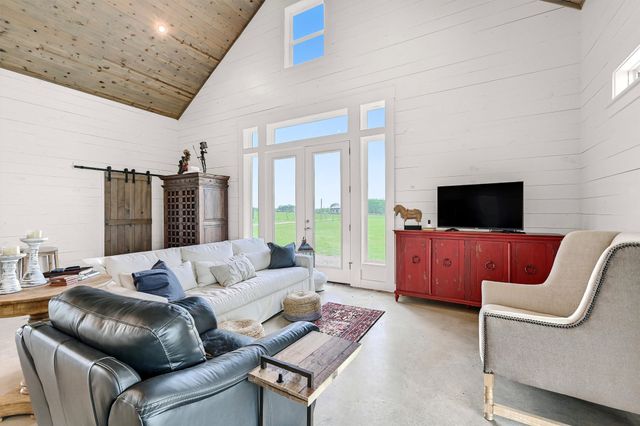 5235 Fm 1752 S, Whitewright, TX 75491