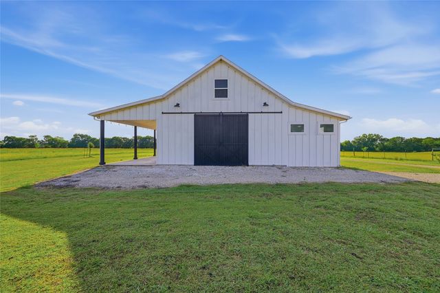 5235 Fm 1752 S, Whitewright, TX 75491