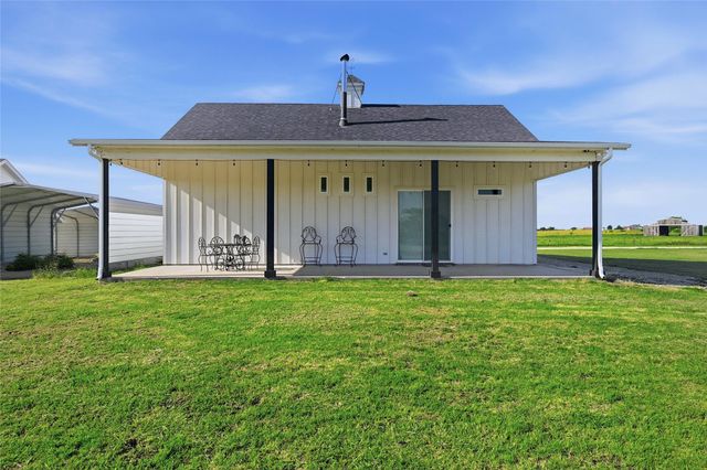 5235 Fm 1752 S, Whitewright, TX 75491