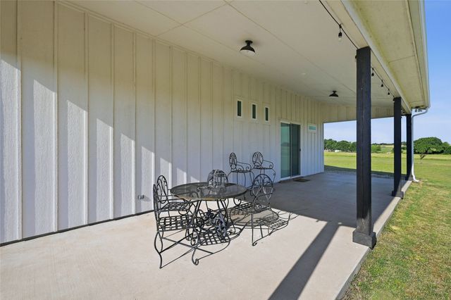 5235 Fm 1752 S, Whitewright, TX 75491