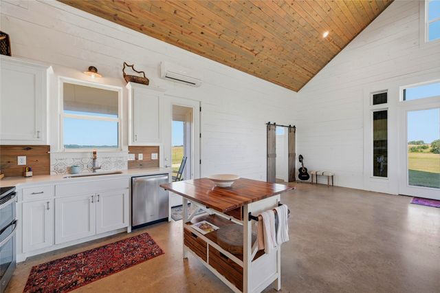 5235 Fm 1752 S, Whitewright, TX 75491