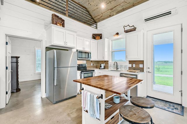 5235 Fm 1752 S, Whitewright, TX 75491