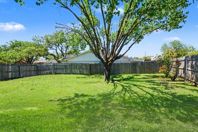 2901 Mill Trail, Carrollton, TX 75007