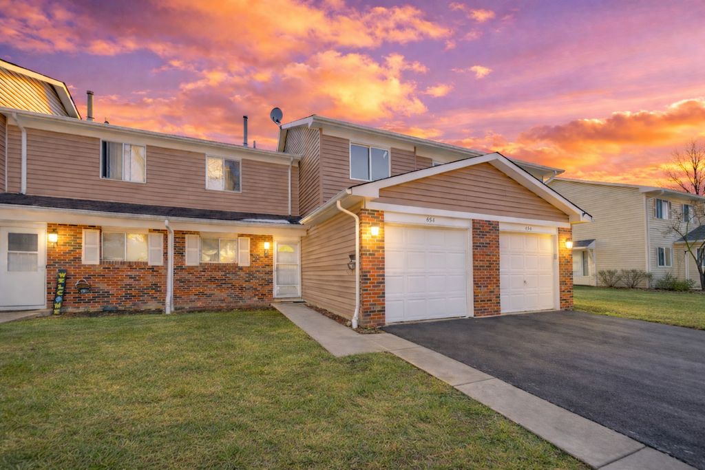 454 Esselen Court, Carol Stream, IL 60188