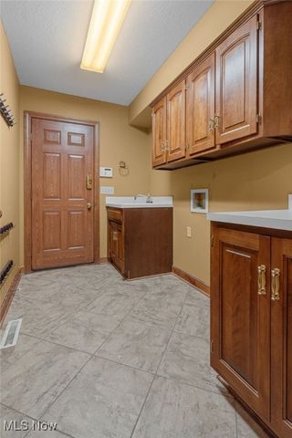 6446 Tallwood Circle NW, Canton, OH 44718