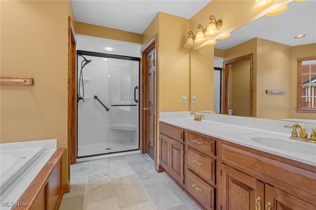 6446 Tallwood Circle NW, Canton, OH 44718