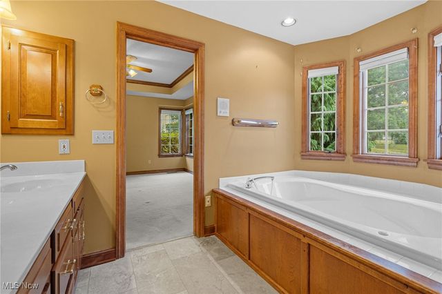 6446 Tallwood Circle NW, Canton, OH 44718