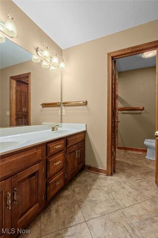 6446 Tallwood Circle NW, Canton, OH 44718