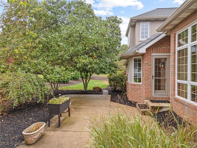 6446 Tallwood Circle NW, Canton, OH 44718