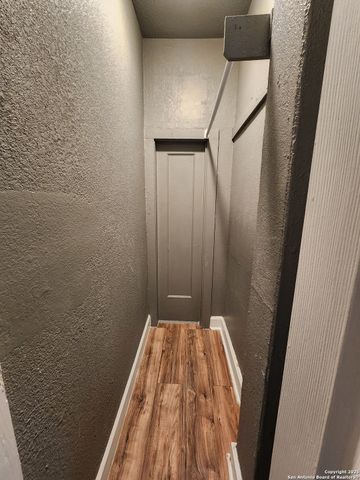 930 E Grayson St Apt 4, San Antonio, TX 78208