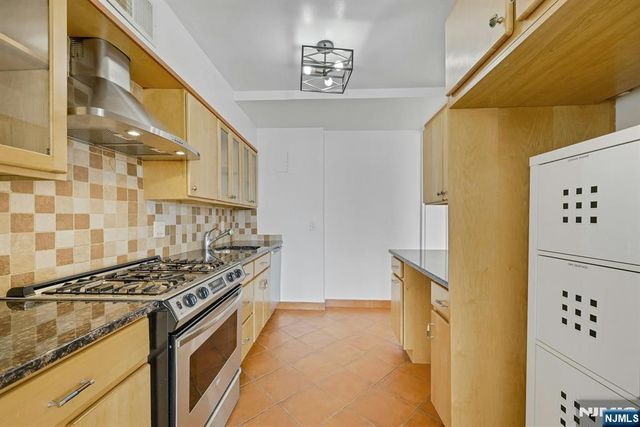 4 Horizon Road G5, Fort Lee, NJ 07024