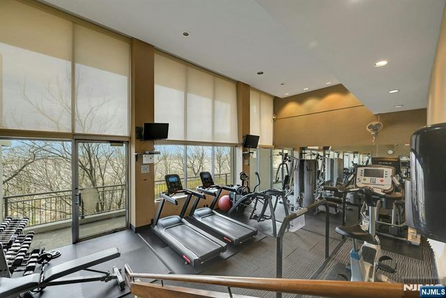 4 Horizon Road G5, Fort Lee, NJ 07024