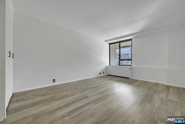 4 Horizon Road G5, Fort Lee, NJ 07024