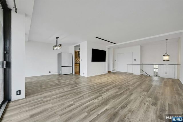 4 Horizon Road G5, Fort Lee, NJ 07024