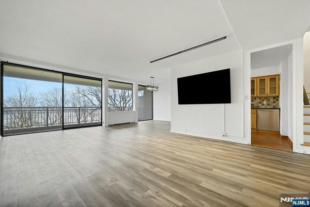 4 Horizon Road G5, Fort Lee, NJ 07024