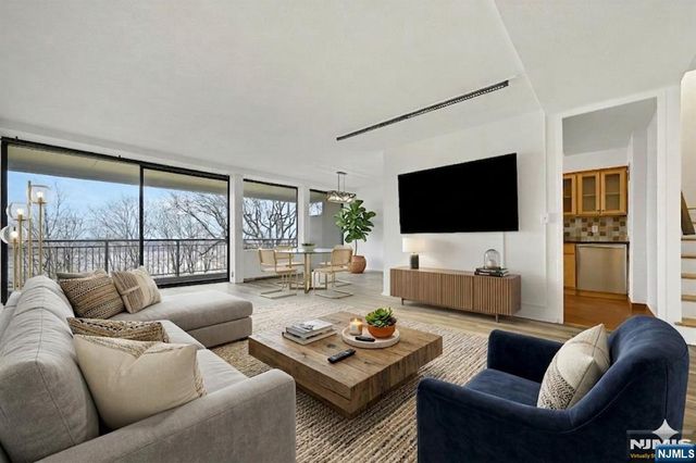 4 Horizon Road G5, Fort Lee, NJ 07024