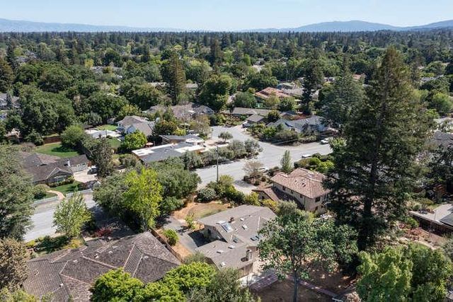 866 Echo Drive, Los Altos, CA 94024