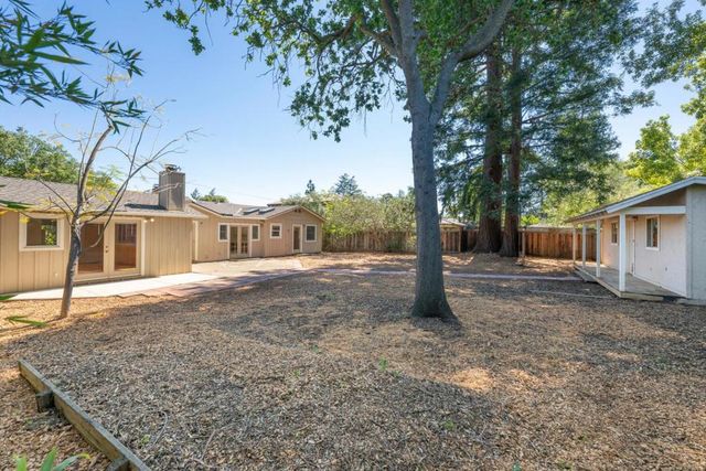 866 Echo Drive, Los Altos, CA 94024