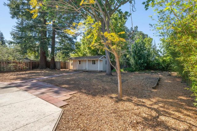 866 Echo Drive, Los Altos, CA 94024