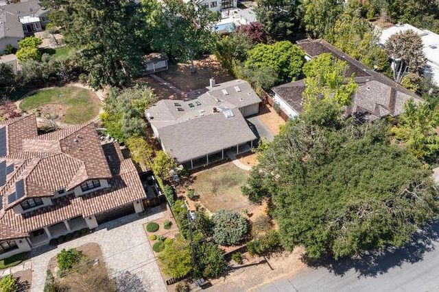 866 Echo Drive, Los Altos, CA 94024