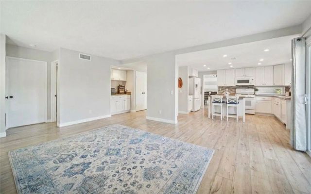 27301 Monforte, Mission Viejo, CA 92692