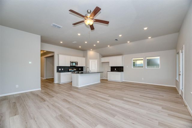 21115 Sunlight Grove Drive, Bonney, TX 77583