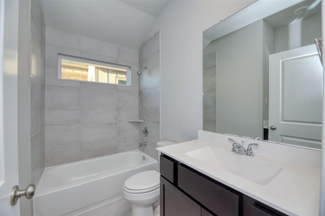 21115 Sunlight Grove Drive, Bonney, TX 77583