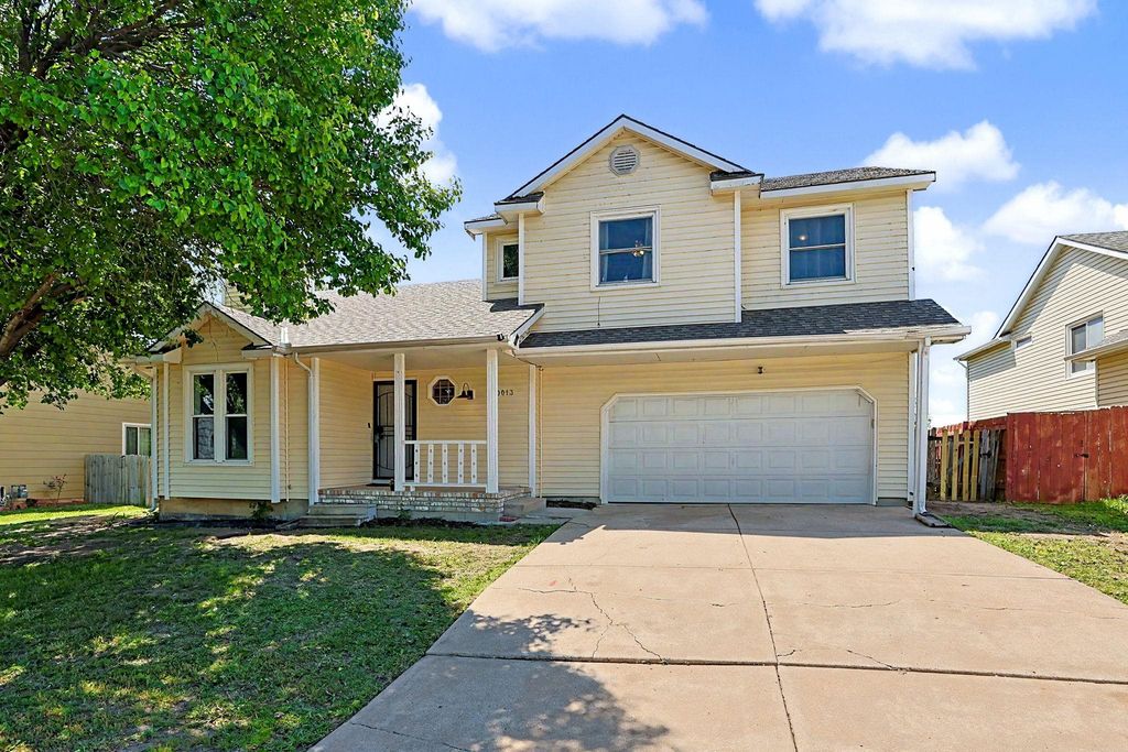 10013 E Bayley St, Wichita, KS 67207