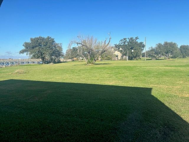 Big Lake Rd, Lake Charles, LA 70605