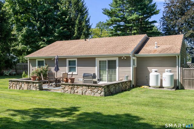 17 Winnipauk Drive, Norwalk, CT 06851