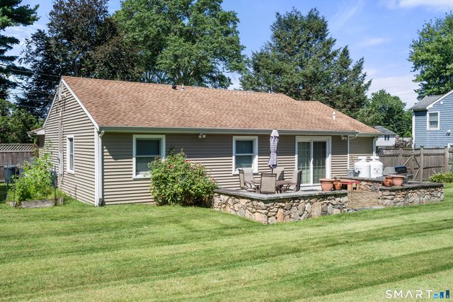 17 Winnipauk Drive, Norwalk, CT 06851
