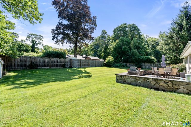 17 Winnipauk Drive, Norwalk, CT 06851