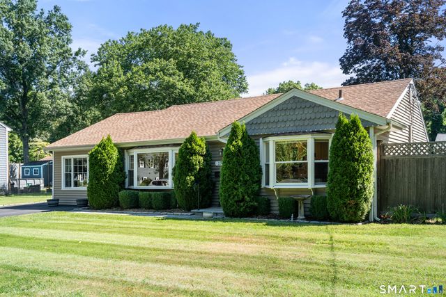 17 Winnipauk Drive, Norwalk, CT 06851