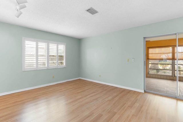 1102 HAREFIELD CIRCLE, Sun City Center, FL 33573